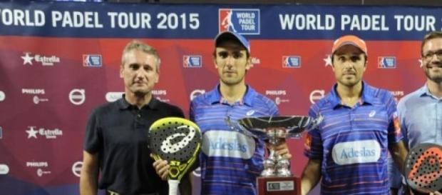 Los 1 se quedaron con un nuevo trofeo Los 1 se quedaron con un nuevo trofeo