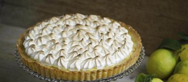 Pastel de limón con merengue Pastel de limón con merengue