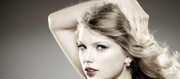 Taylor, una de las mujeres mas bellas del mundo Taylor, una de las mujeres mas bellas del mundo