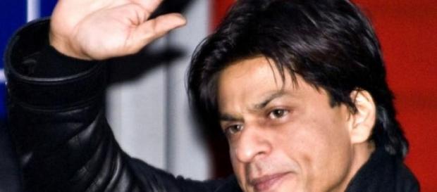 Shahrukh Khan and Ajay Devgn are no more foes Shahrukh Khan and Ajay Devgn are no more foes