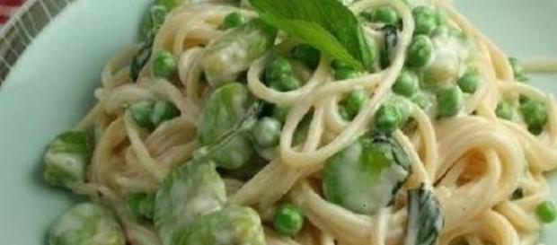 Spaghetti in salsa di primavera Spaghetti in salsa di primavera