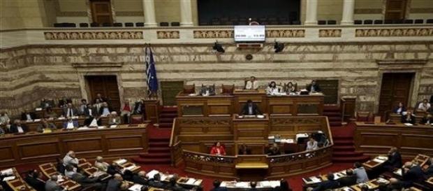 O Parlamento grego em votação. O Parlamento grego em votação.