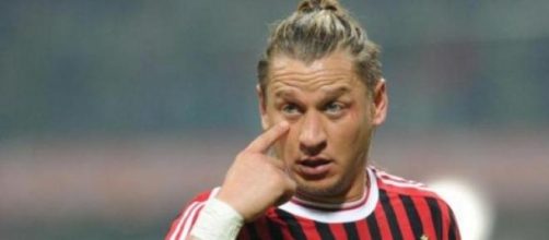 Vince il Milan per 1-0 grazie al gol di Mexes