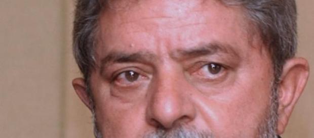 Ex-presidente Lula é alvo da Lava-Jato Ex-presidente Lula é alvo da Lava-Jato