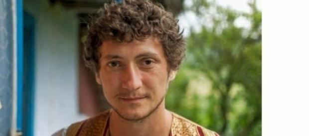 Mihai Tufă oferă o vacanţă elevei violate Mihai Tufă oferă o vacanţă elevei violate