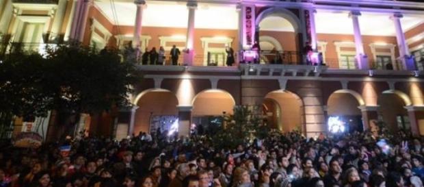 Toda la ciudad cantó el Feliz Cumpleaños. Toda la ciudad cantó el Feliz Cumpleaños.