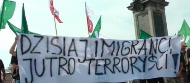Manifestacja antyimigrancka w Warszawie Manifestacja antyimigrancka w Warszawie