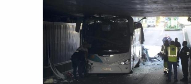 O autocarro é espanhol e transportava estudantes O autocarro é espanhol e transportava estudantes