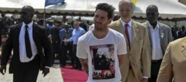 Leo Messi junto a Ali Bongo en Gabón Leo Messi junto a Ali Bongo en Gabón
