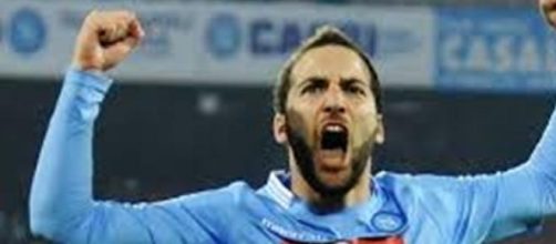 Calciomercato Napoli: Higuain rinnova fino al 2018