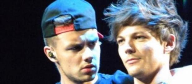 Louis Tomlinson surpreendeu Liam Payne. Louis Tomlinson surpreendeu Liam Payne.