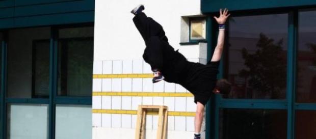 Mouvement de Parkour, pratiqué par Thomas Fabry Mouvement de Parkour, pratiqué par Thomas Fabry