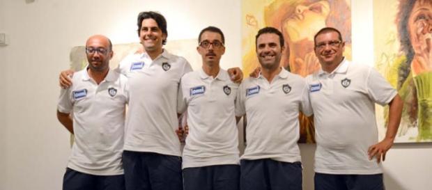 lo staff tecnico della Cavese al completo lo staff tecnico della Cavese al completo