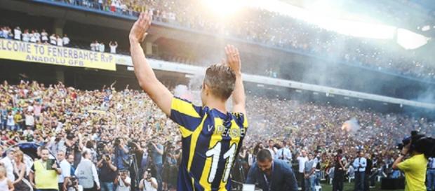 Robin van Persie spielt seit kurzem für Fenerbahce Robin van Persie spielt seit kurzem für Fenerbahce