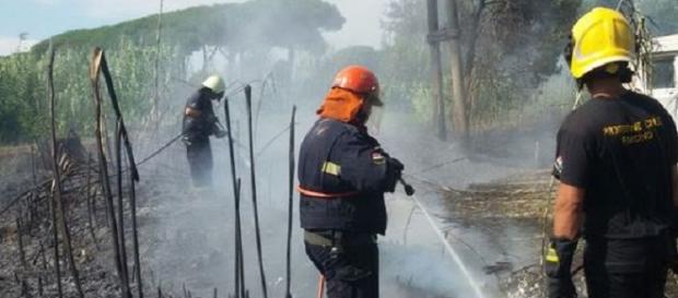 Vigili del fuoco, Incendio Fiumicino Vigili del fuoco, Incendio Fiumicino
