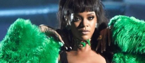 Rihanna molto provocante nel suo nuovo video