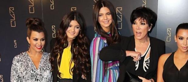 As Kardashian estão envovidas em nova polémica. As Kardashian estão envovidas em nova polémica.