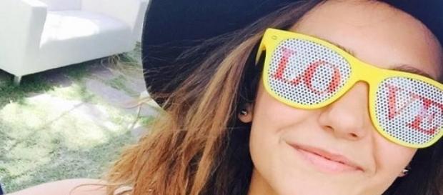 Nina Dobrev: Frisch verliebt? Nina Dobrev: Frisch verliebt?