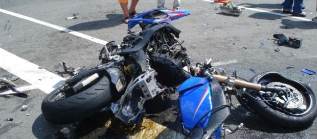 Acidente rodoviário de motorizada Acidente rodoviário de motorizada
