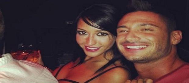 Aurah y Ángel posan juntos en una cena. Aurah y Ángel posan juntos en una cena.