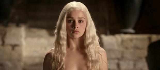 Emilia Clarke como "Khaleesi" en Juego de Tronos Emilia Clarke como "Khaleesi" en Juego de Tronos