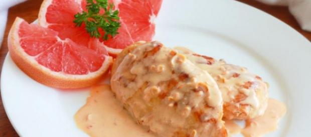 Il pollo al sapore di pompelmo Il pollo al sapore di pompelmo