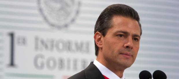 EPN evita abucheos e inaugura estadio sin público EPN evita abucheos e inaugura estadio sin público