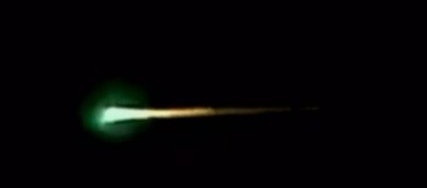 La luz verde en el cielo de Buenos Aires La luz verde en el cielo de Buenos Aires