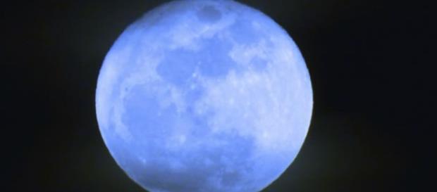 Luna ”albastră” , vineri 31 iulie 2015 Luna ”albastră” , vineri 31 iulie 2015