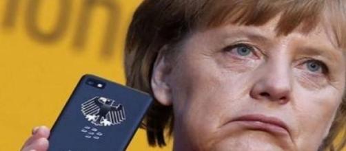 Merkel intercettata assieme ad altri 69 funzionari
