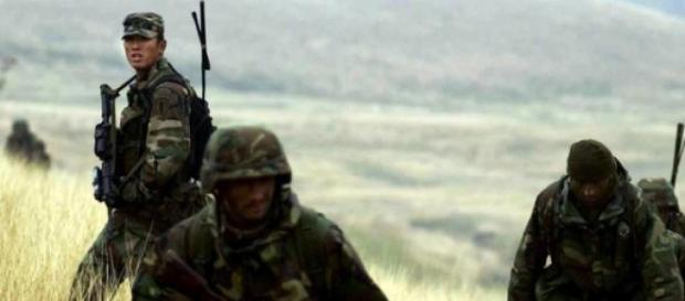 Forţe speciale americane într-un exerciţiu NATO Forţe speciale americane într-un exerciţiu NATO