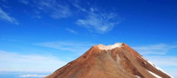Volcán El Teide-Canarias, pico más alto de España. Volcán El Teide-Canarias, pico más alto de España.