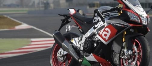 Aprilia RSV4 RF. 201 cavalli e kit Race Pack.