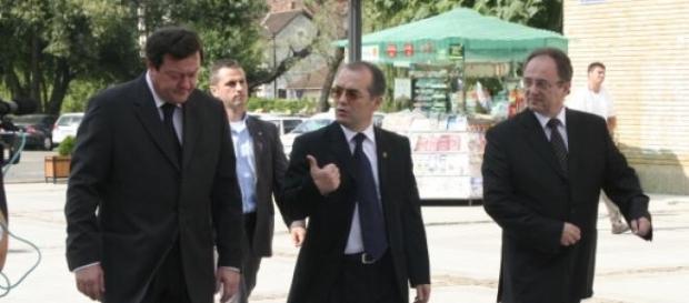 Emil Boc într-o vizită de lucru Emil Boc într-o vizită de lucru