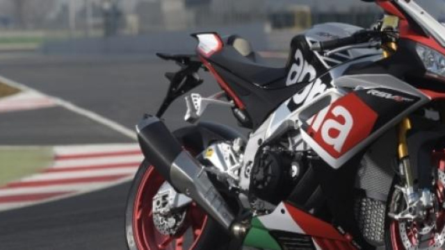 Aprilia RSV4 RF. 201 cavalli e kit Race Pack.