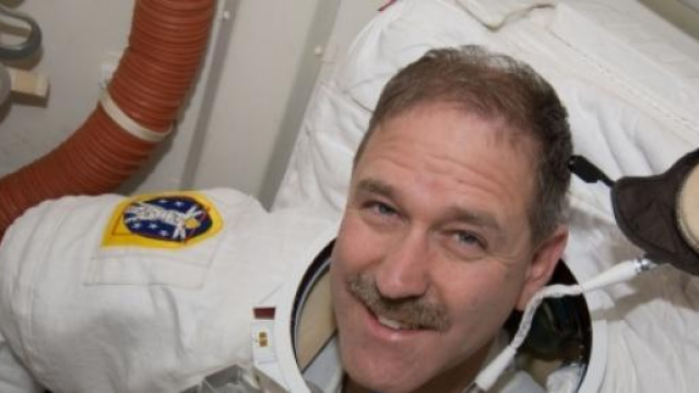 Gli alieni sanno dove stiamo, parola di Grunsfeld.