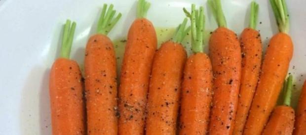 La zanahoria atribuye su color al beta caroteno La zanahoria atribuye su color al beta caroteno