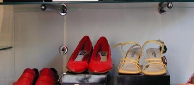 Zapatos a mitad de precio, auténticas rebajas! Zapatos a mitad de precio, auténticas rebajas!