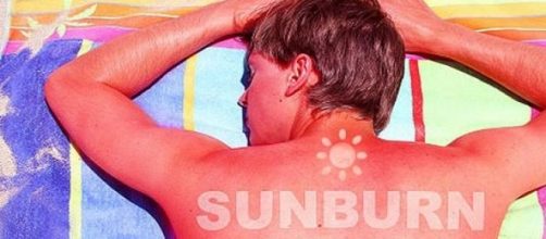 Sunburn art, la moda dei tatuaggi solari.