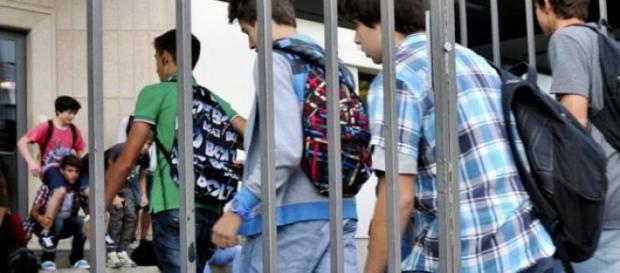 Acção vai continuar junto da comunidade escolar Acção vai continuar junto da comunidade escolar