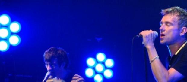 Damon Albarn y Graham Coxon durante un concierto Damon Albarn y Graham Coxon durante un concierto