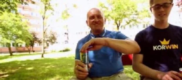 Fotos z reklamy napoju energetycznego Fotos z reklamy napoju energetycznego