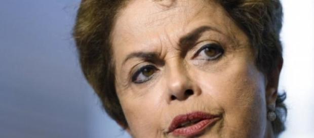 Presidente garante que não cairá Presidente garante que não cairá