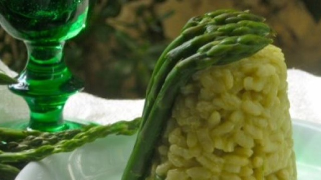 Il timballo di riso e asparagi