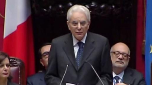 Riforma scuola ultime news: Mattarella non firmi