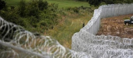 Hungary builds an anti-immigrant fence