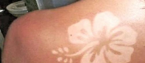 Sunburn, il metodo per fare tatuaggi con il sole