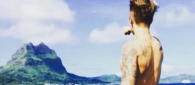 Con esta foto Beiber dijo a sus seguidoras "miren" Con esta foto Beiber dijo a sus seguidoras "miren"
