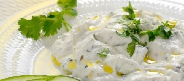 Fresca e gustosa salsa Tzaziki Fresca e gustosa salsa Tzaziki