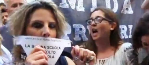 Riforma scuola, la protesta dei docenti. Riforma scuola, la protesta dei docenti.